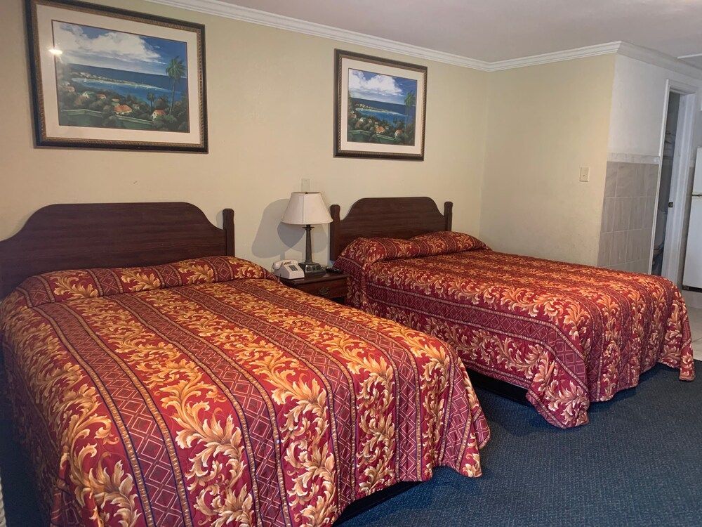 Basic Room, 2 Double Beds, Smoking