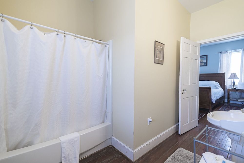 Light Horse Inn Studio Suite 5