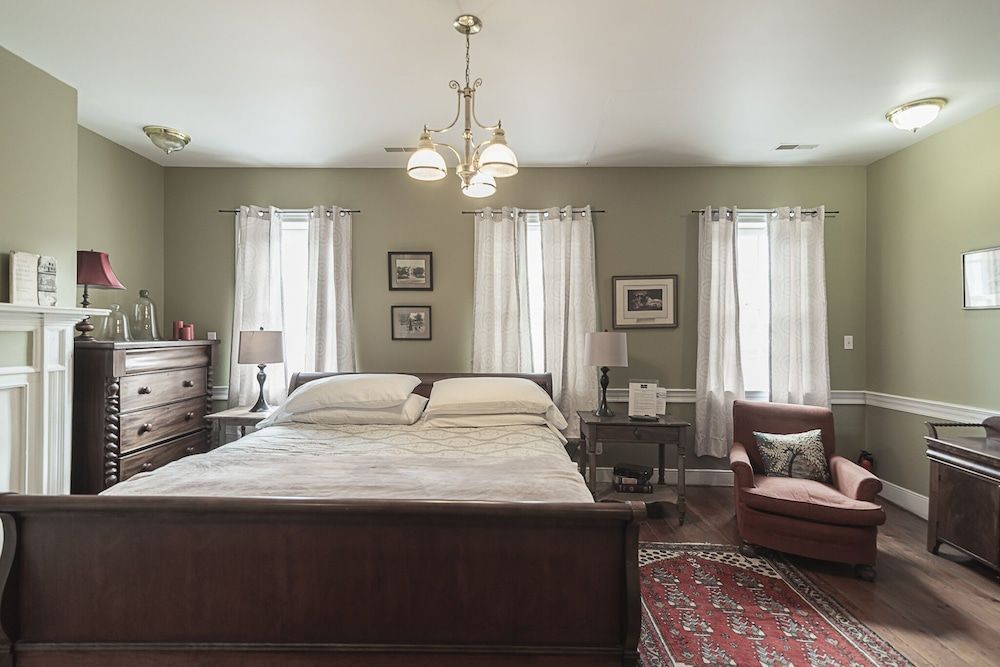 Light Horse Inn Deluxe Studio Suite, 1 King Bed 2