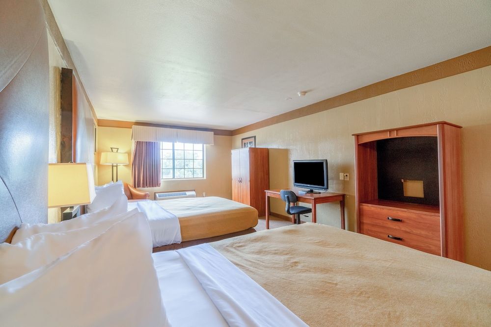 Texan Inn By OYO Beeville US-181 Room, 2 Queen Beds, Accessible Bathtub, Non Smoking 3