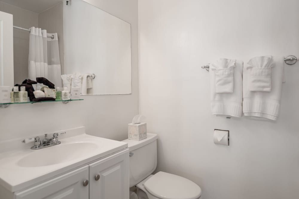 Palm Beach Historic Inn Superior Room, 1 Queen Bed 5