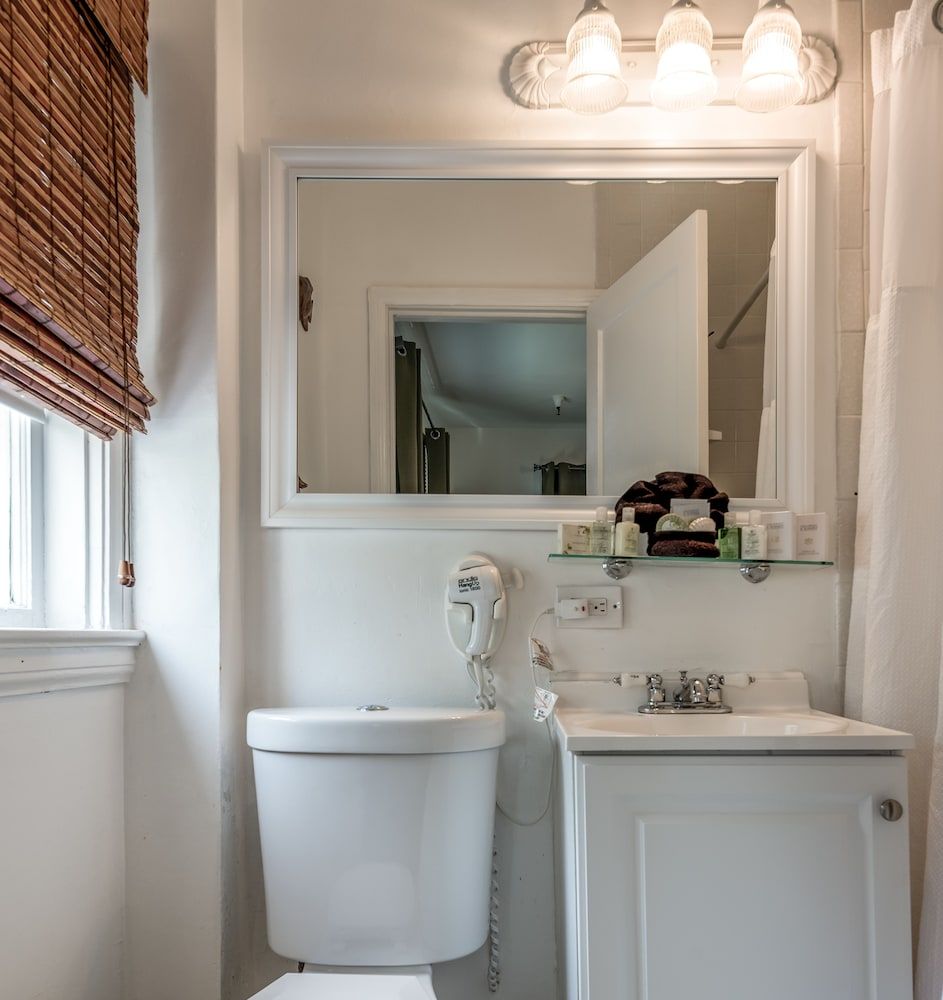 Palm Beach Historic Inn Superior Room, 1 Queen Bed 4