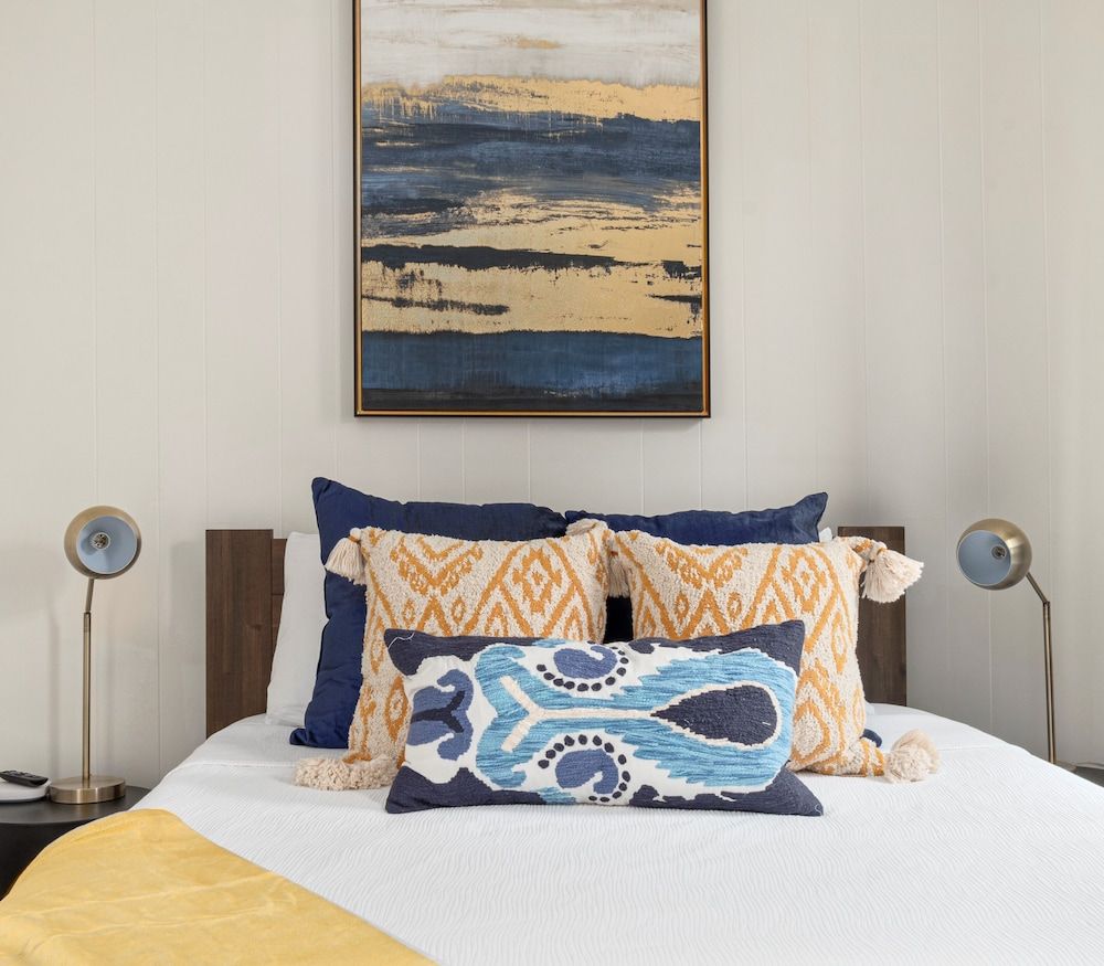 The Beverly Queen 1-Bedroom Apartment 2