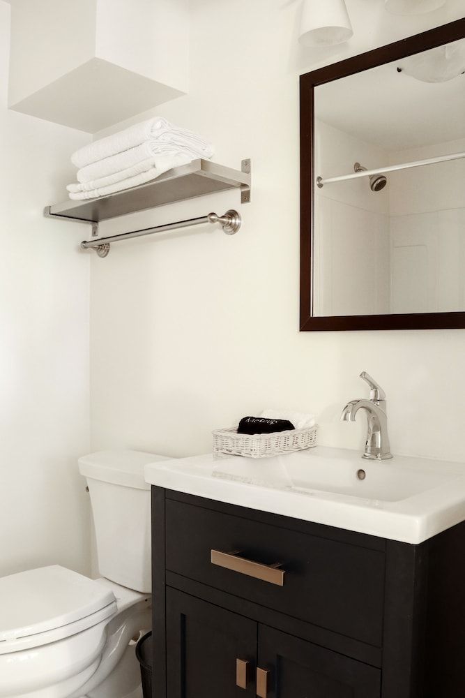 The Beverly Studio King- Basement Level 6