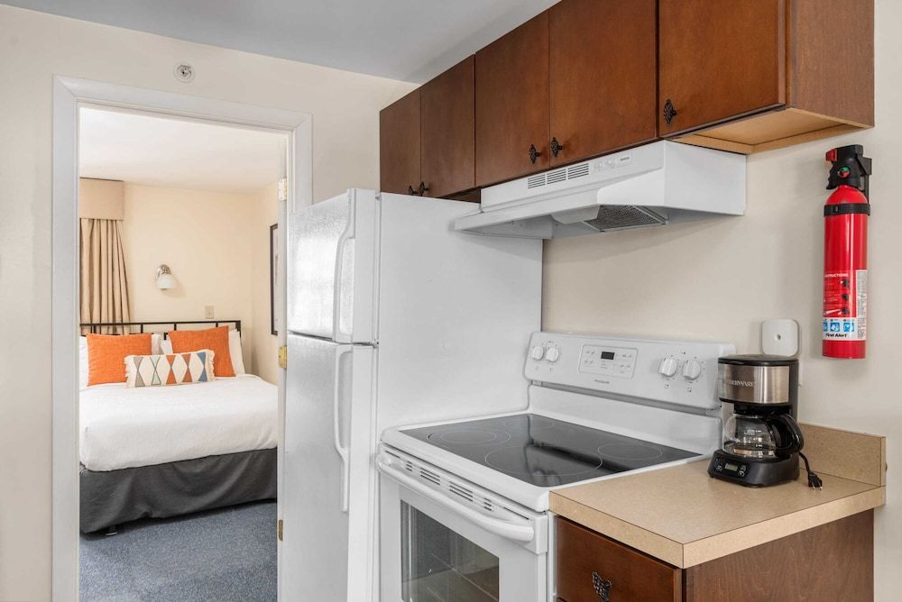 The Beverly Studio King- Basement Level 5