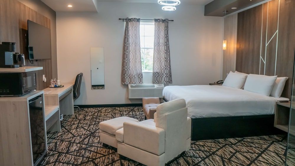 SureStay Hotel by Best Western Houston Southeast Suite, 1 King Bed, Non Smoking 7