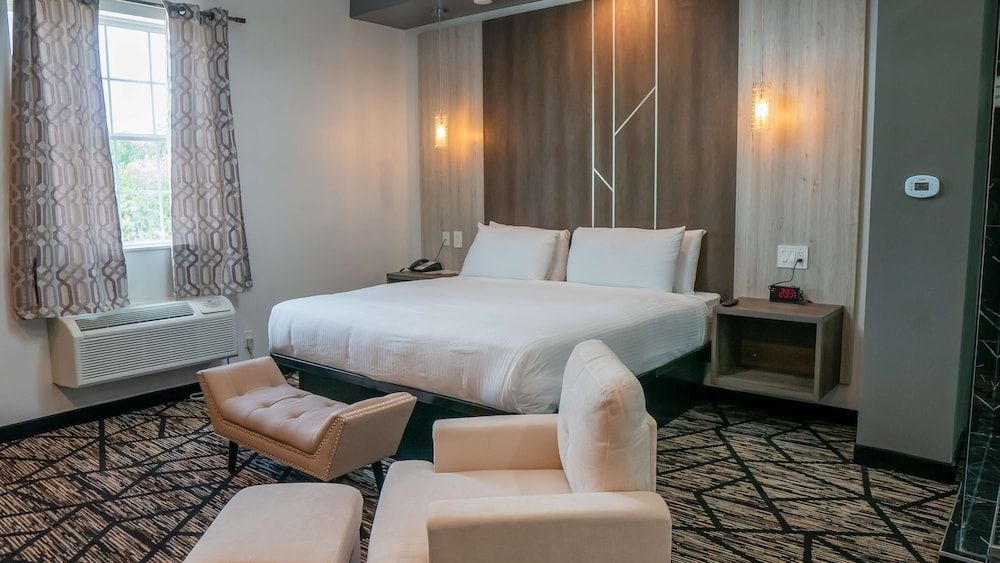 SureStay Hotel by Best Western Houston Southeast Suite, 1 King Bed, Non Smoking 2