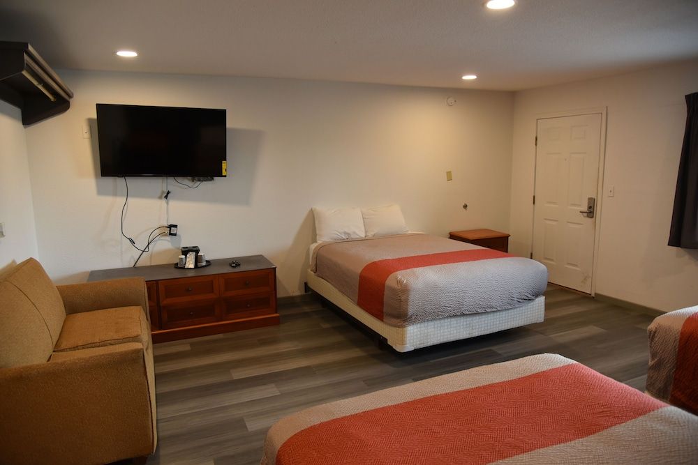 TOWN PLACE STUDIO Economy Studio Suite 2