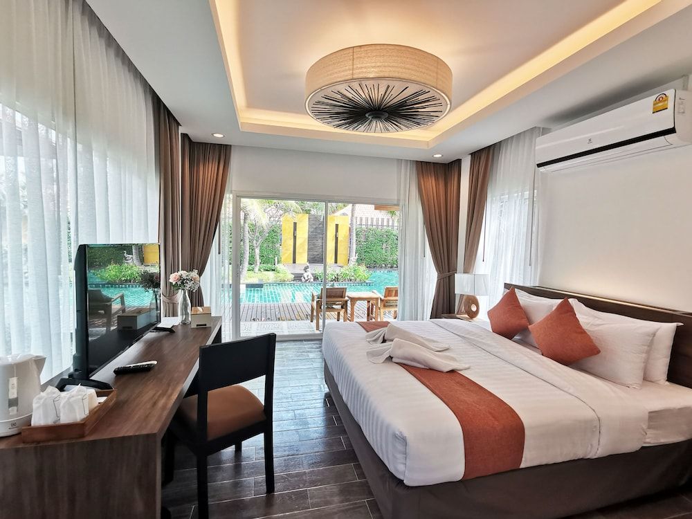 Deluxe Pool View Villa