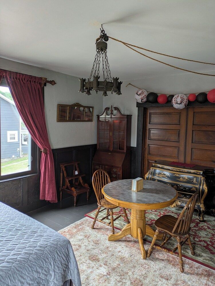 The Old Parsonage B&B Dragon room