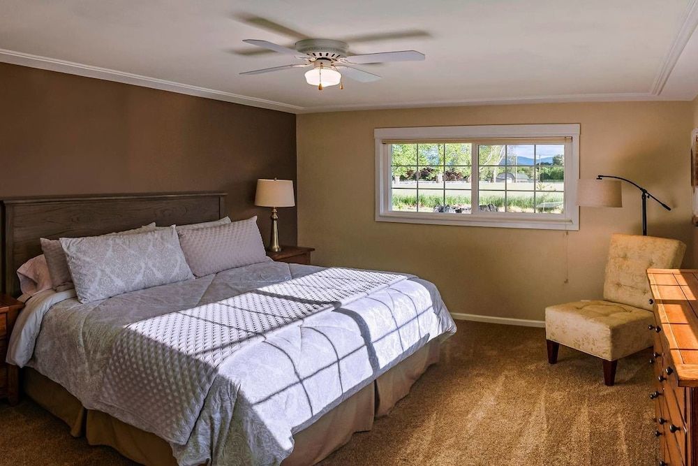 House (3 Bedrooms)