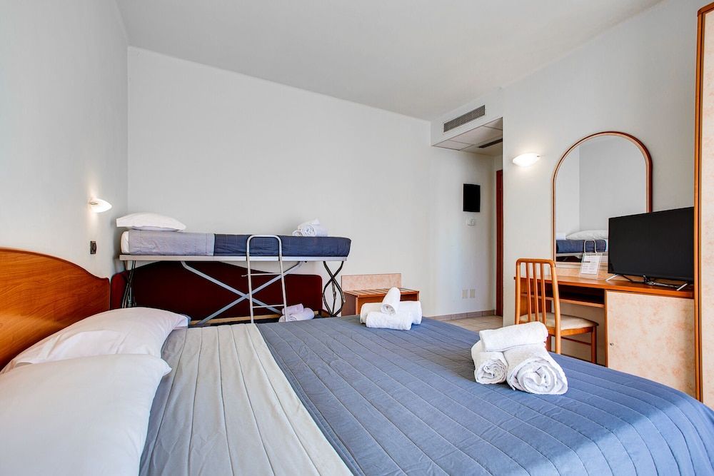 Hotel Villa Maria Superior Room, City View 4