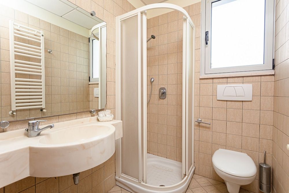 Hotel Villa Maria Superior Room, City View 8