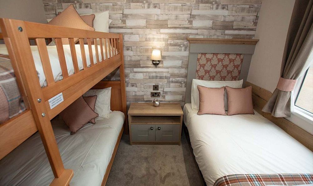 Heartwood 7 Pet Free