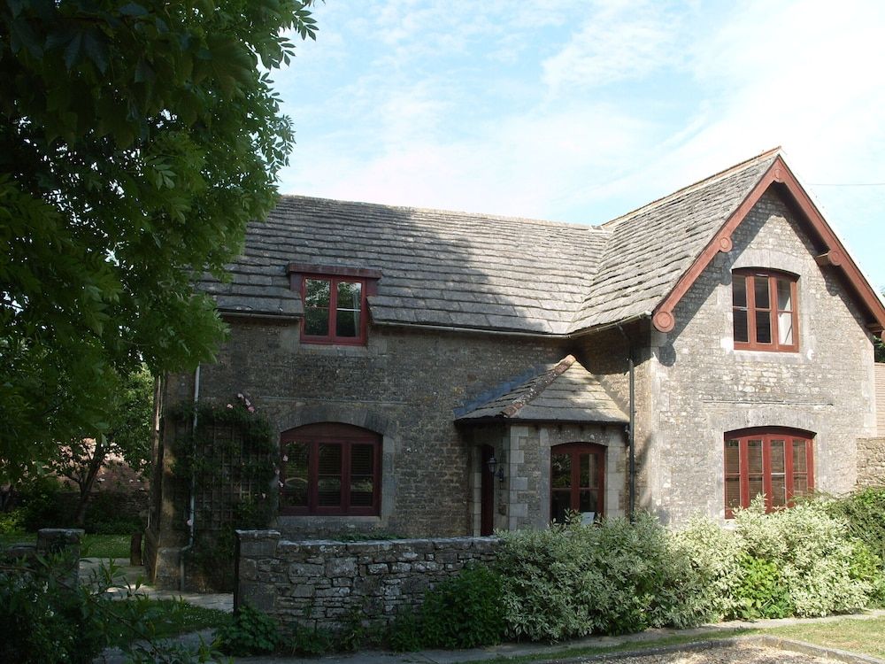 Kingston Country Courtyard Family Double or Twin Room 4