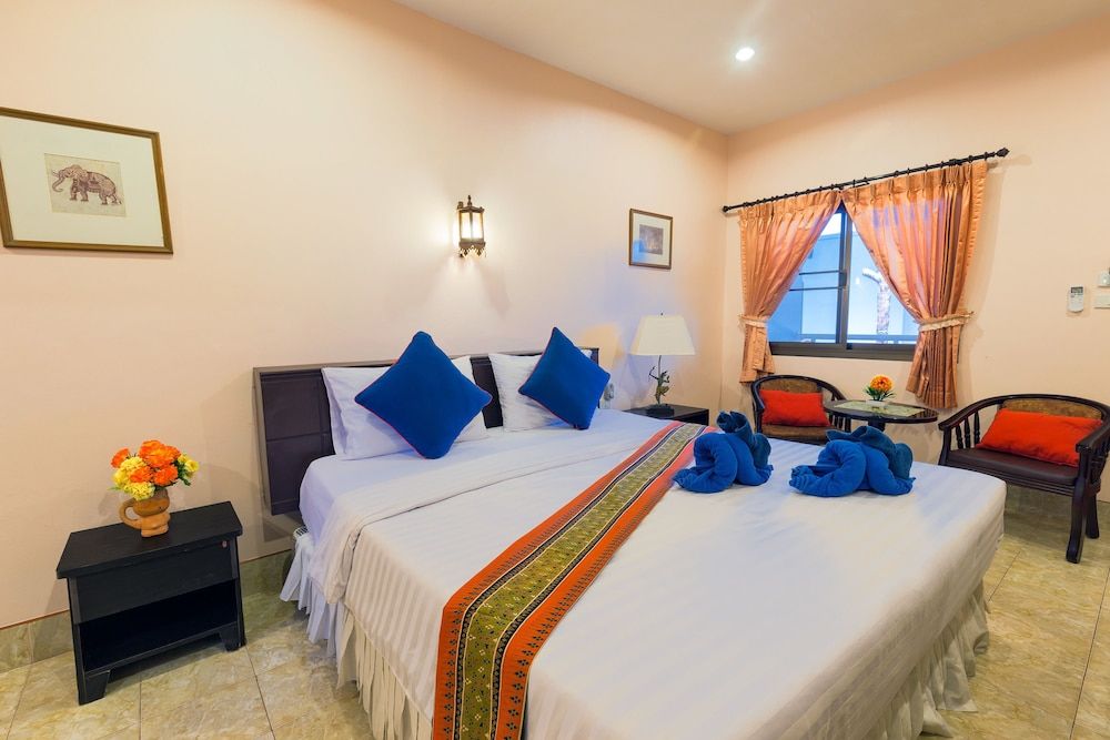 undefined Smile House Karon 7