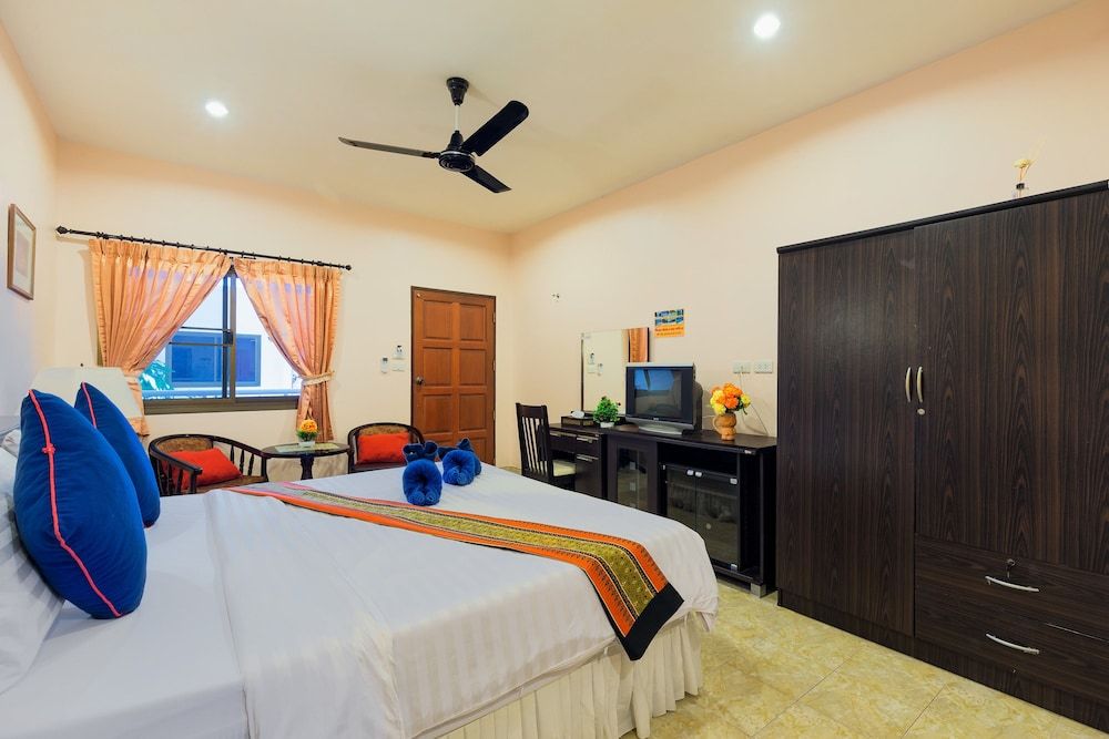 undefined Smile House Karon 5