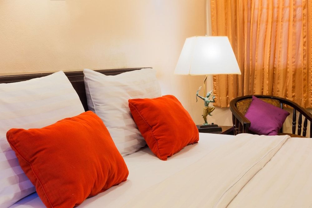 undefined Smile House Karon 10