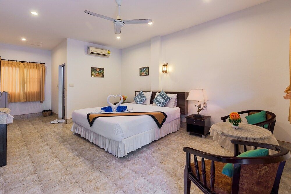 undefined Smile House Karon 9