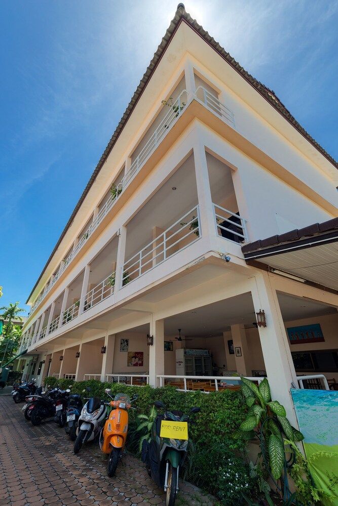 undefined Smile House Karon 4