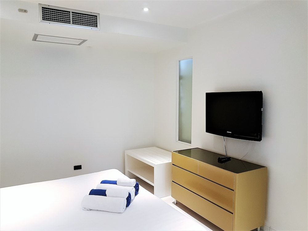 Sunset Plaza 3 Karon Beach by PHR Exclusive Condo, 2 Bedrooms, Pool Access, Pool View 8