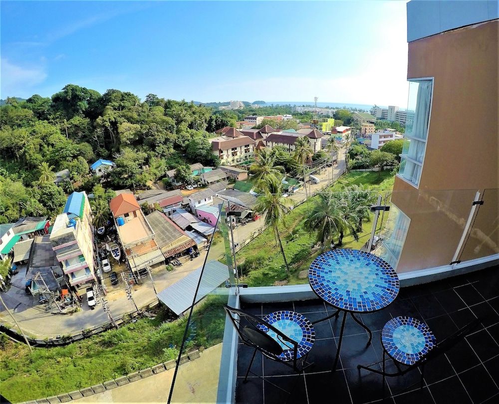 Chic Karon Beach by PHR Deluxe Apartment, King Bed, Balcony, Seaview 8
