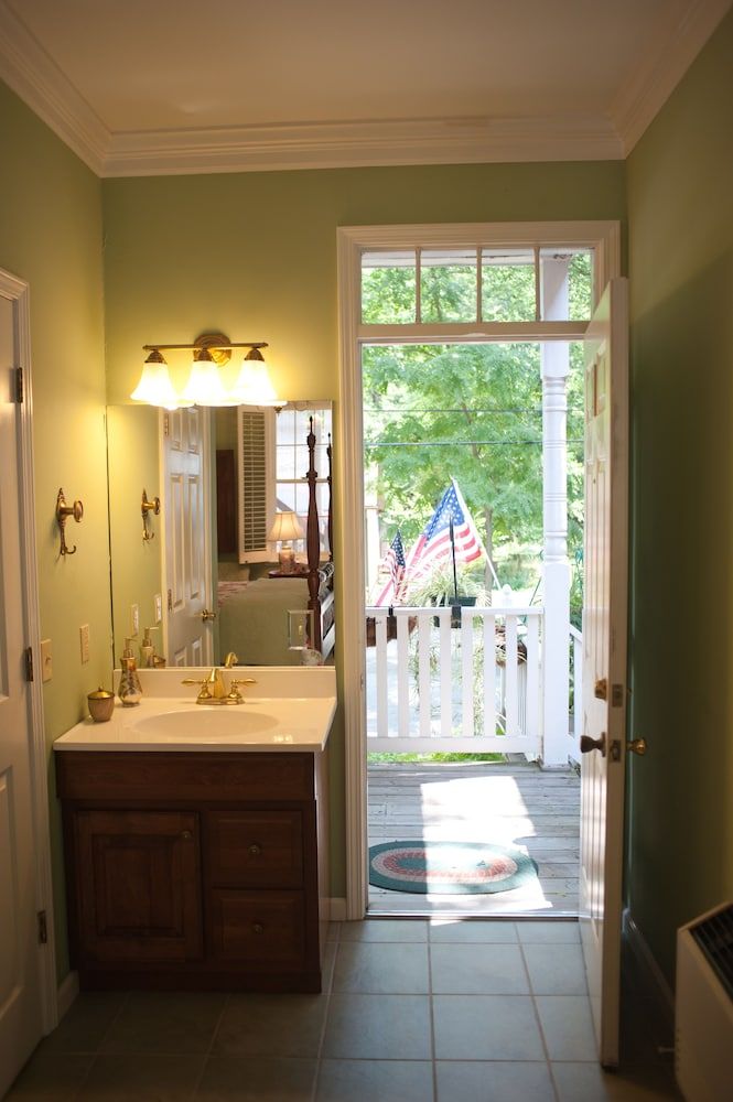 The Green Tree Inn The Robins Nest 5