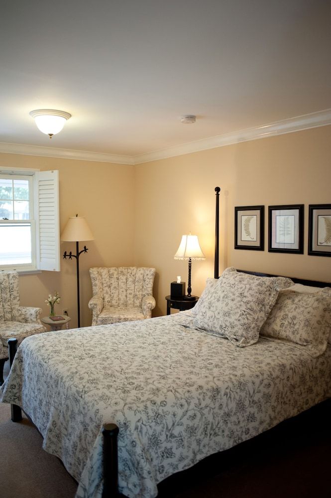 The Green Tree Inn The Nightingale 2