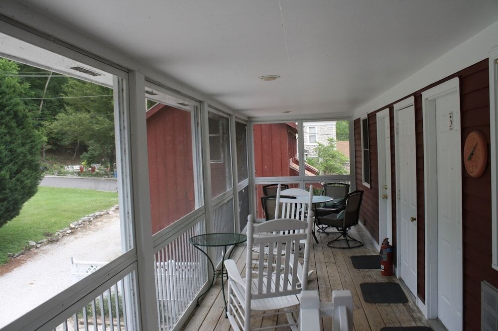 The Green Tree Inn The Nightingale 5