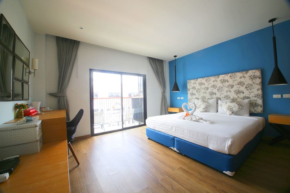 Dreamz House Boutique Deluxe Double Room with Balcony 8