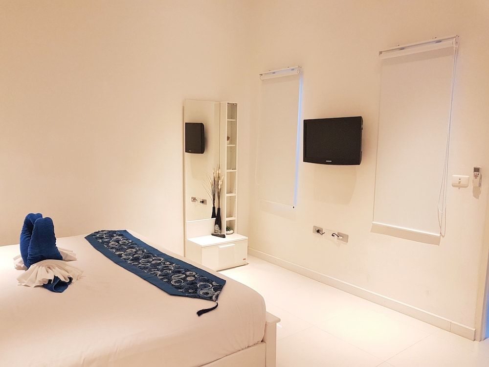 undefined Sunset Plaza 2 Karon Beach by PHR 6