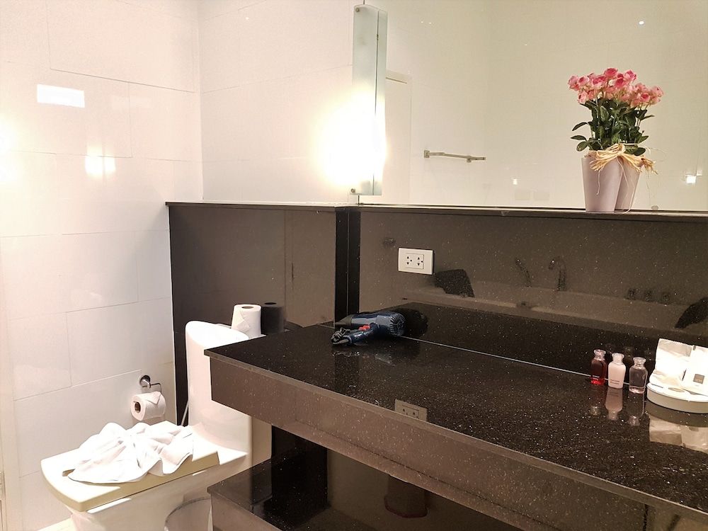 Sunset Plaza 2 Karon Beach by PHR Panoramic Penthouse, 4 Bedrooms, Jetted Tub, Sea View 36