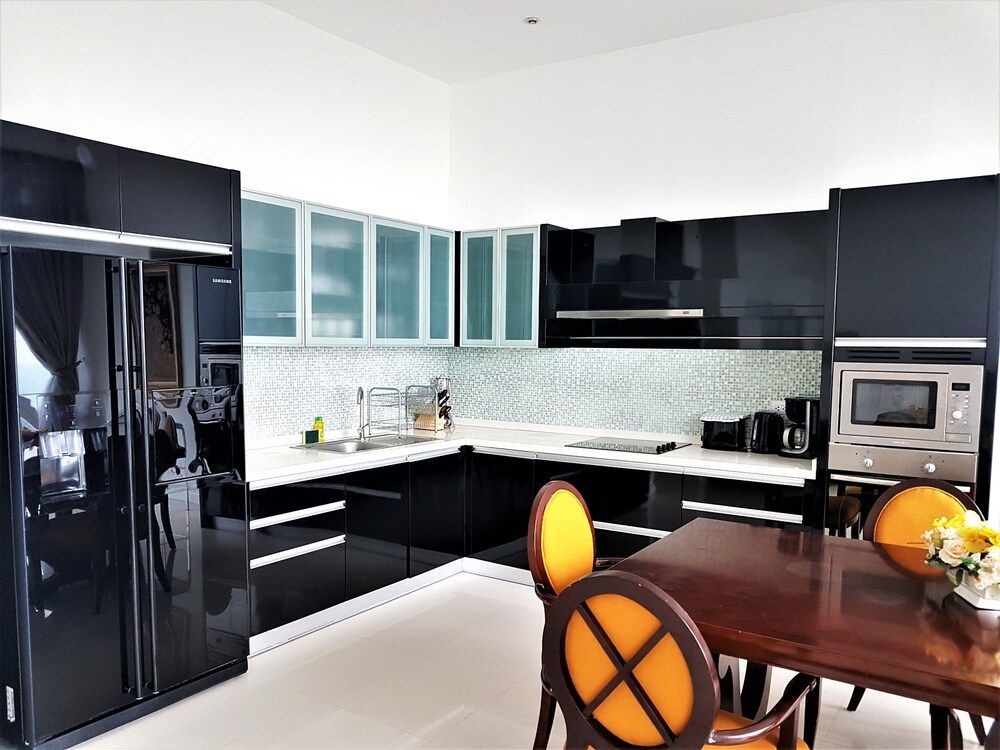 Sunset Plaza 2 Karon Beach by PHR Panoramic Penthouse, 4 Bedrooms, Jetted Tub, Sea View 22