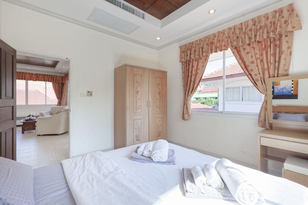 Karon Hill Villa 3-Bedroom Villa 9