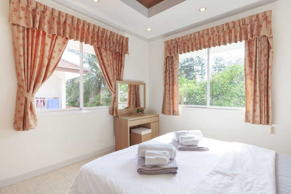 Karon Hill Villa 3-Bedroom Villa 10