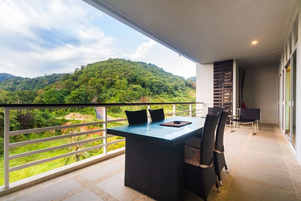 undefined The Palm at Veloche by Lofty