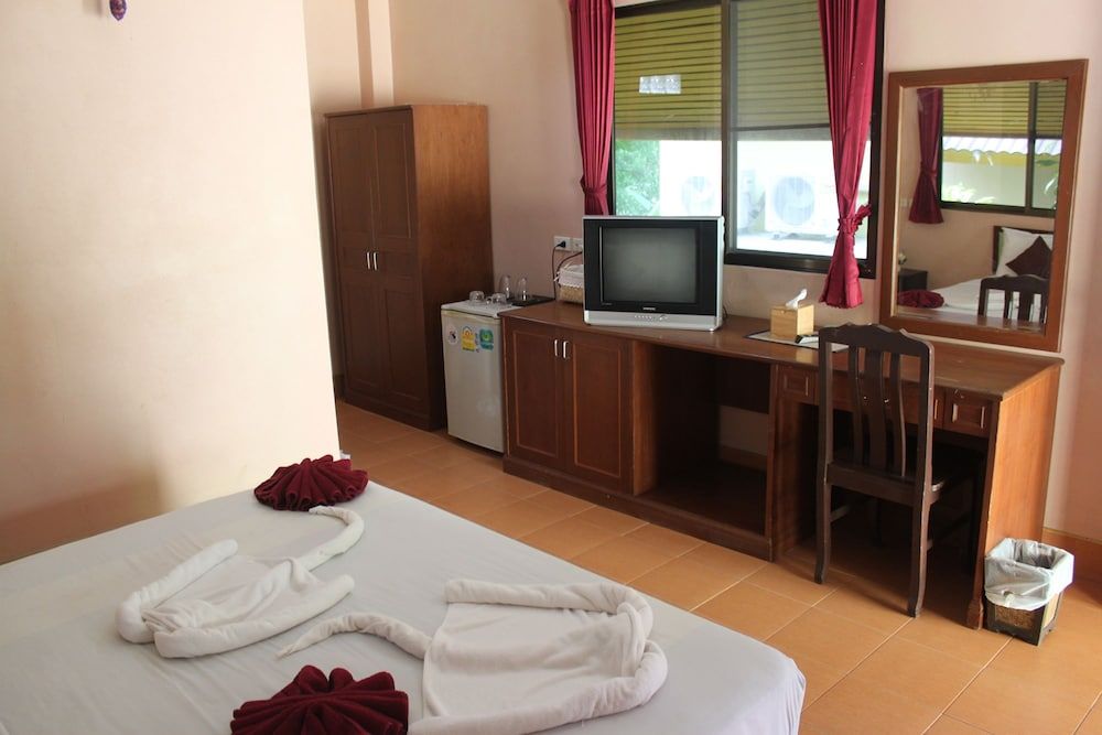 Merit Hill Standard Bungalow with Garden View 3