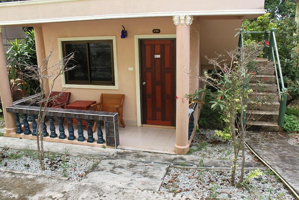 Merit Hill Standard Bungalow with Garden View 4