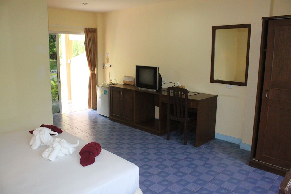 Merit Hill Grand Double Room with Garden View 4