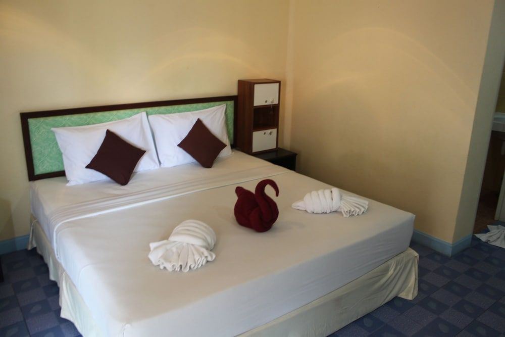 undefined Merit Hill 4