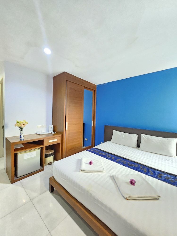 LaXenia Standard Double Room 4