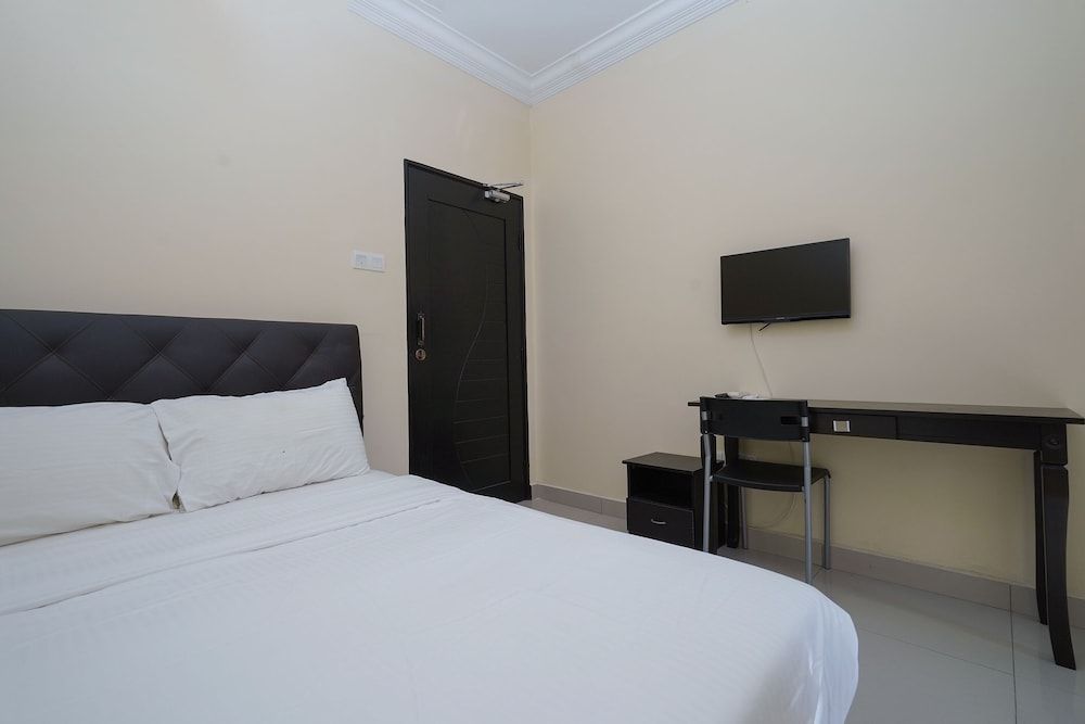 Super OYO 90009 Bangi Sri Minang Guesthouse Deluxe Double Room, 1 Queen Bed 2