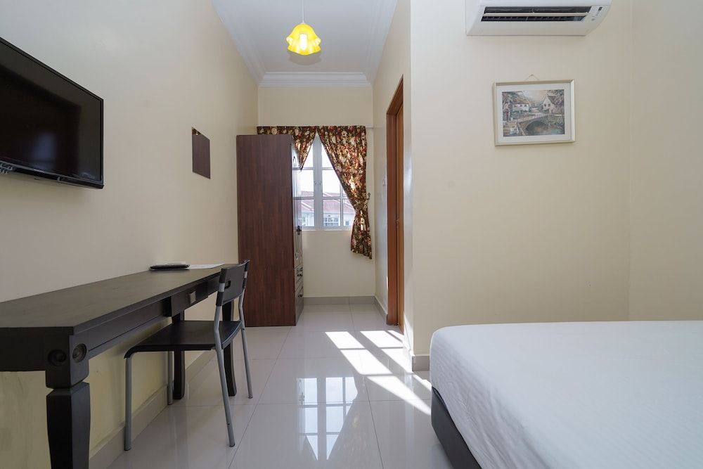 Super OYO 90009 Bangi Sri Minang Guesthouse Deluxe Double Room, 1 Queen Bed