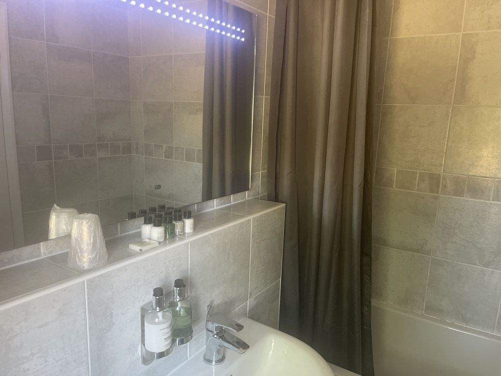 Village Limits Bed & Breakfast Accommodation Executive Suite 14