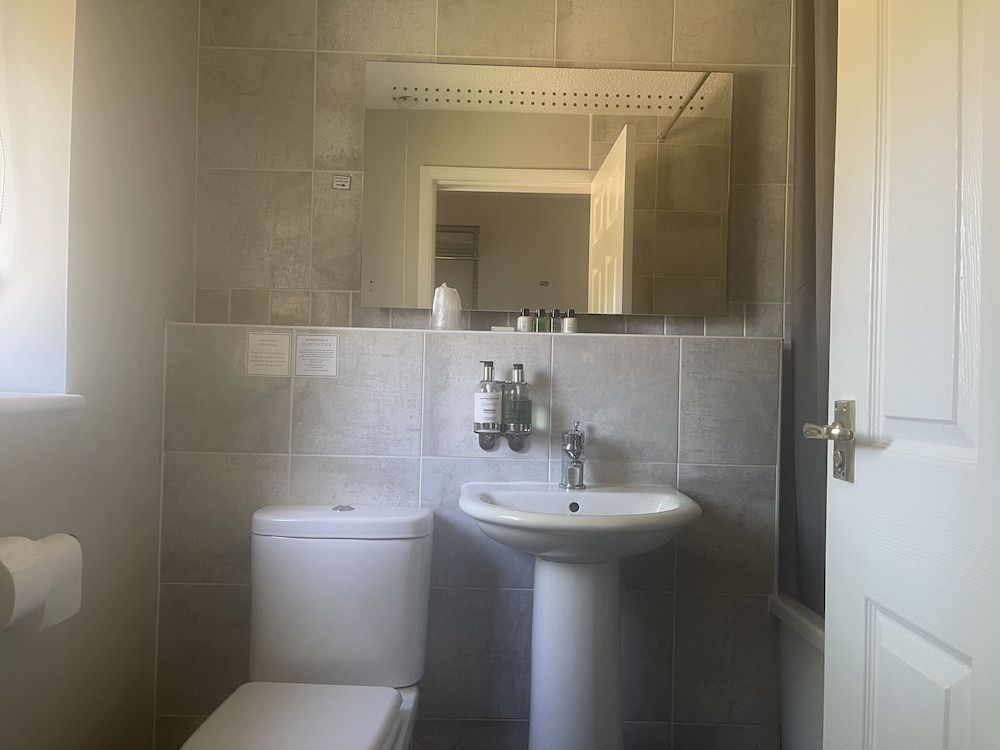 Village Limits Bed & Breakfast Accommodation Executive Suite 13