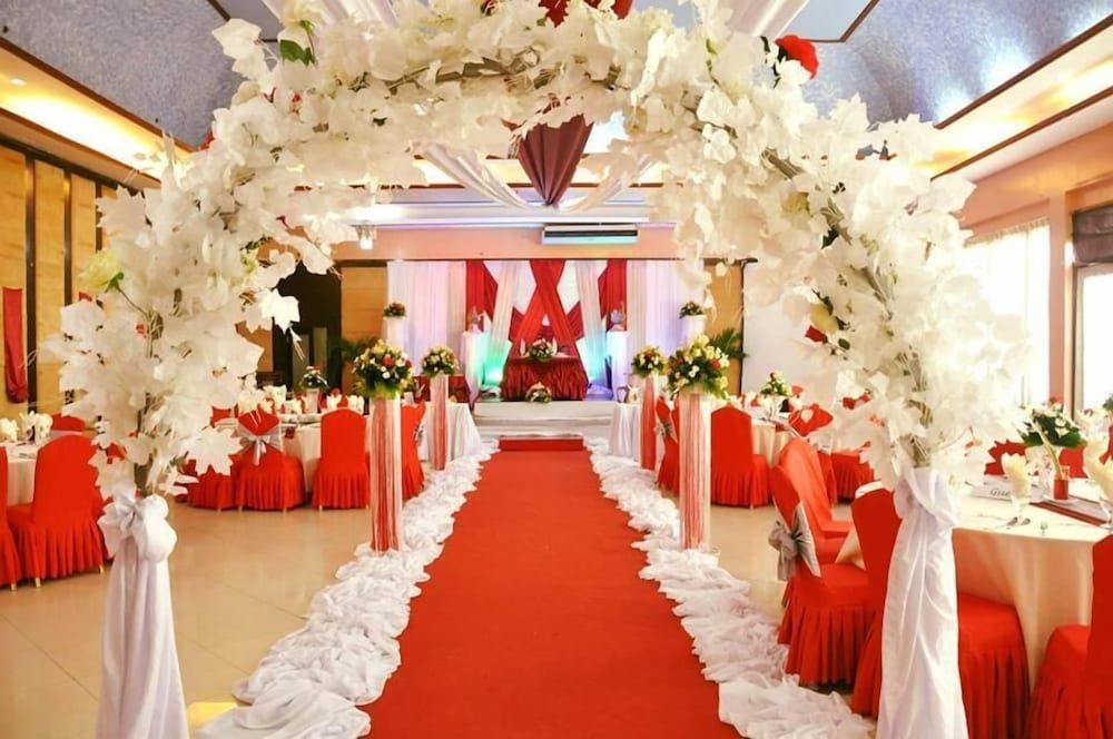 undefined A&A Plaza Hotel 8