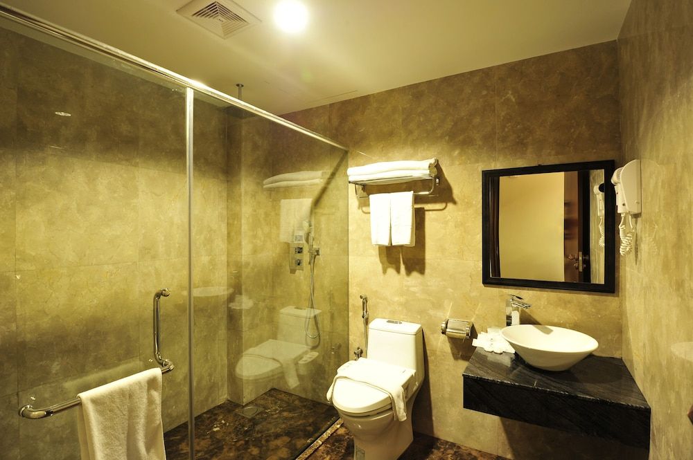 undefined Hallmark Crown Hotel 6