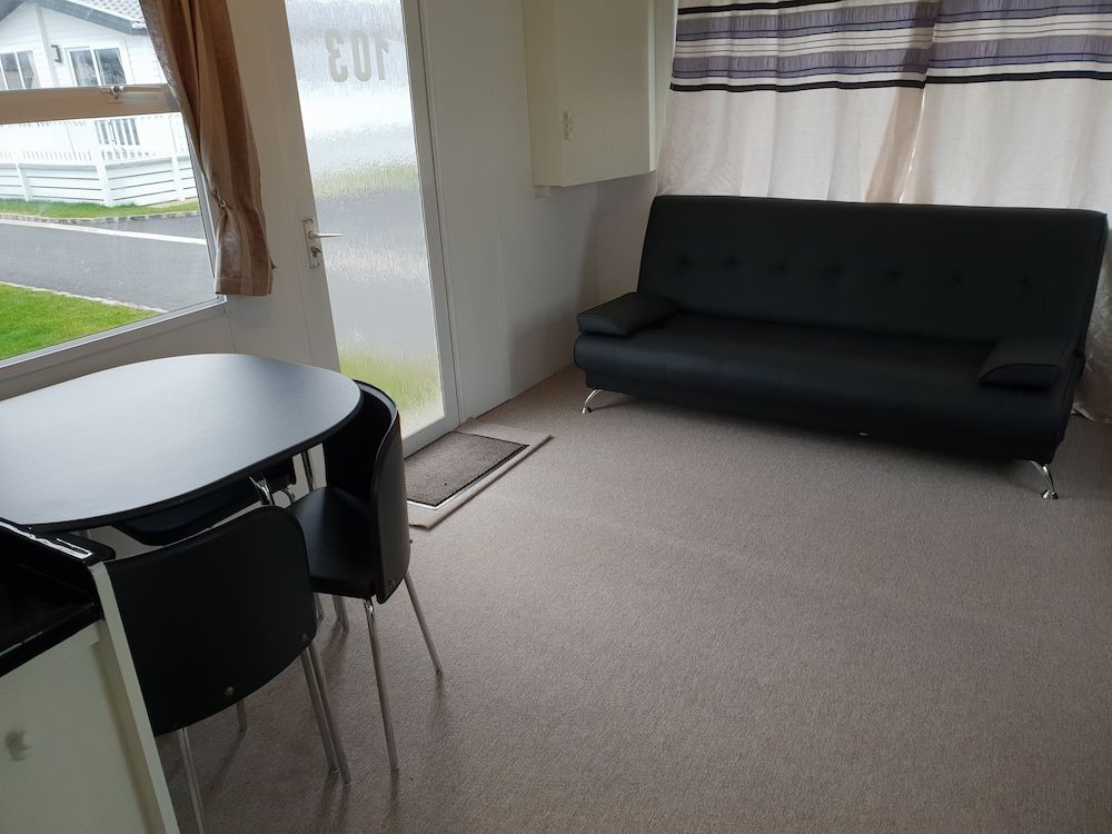 3 Bedroom Static Caravan (Double Glazed, Central Heating)