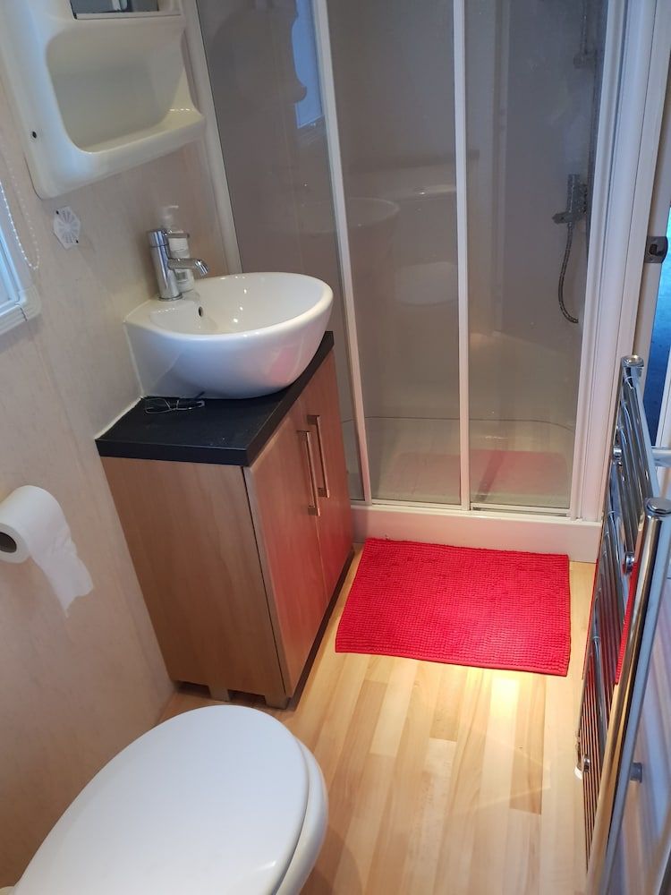 2 Bedroom Static Caravan ( Double Glazed, Central Heating).