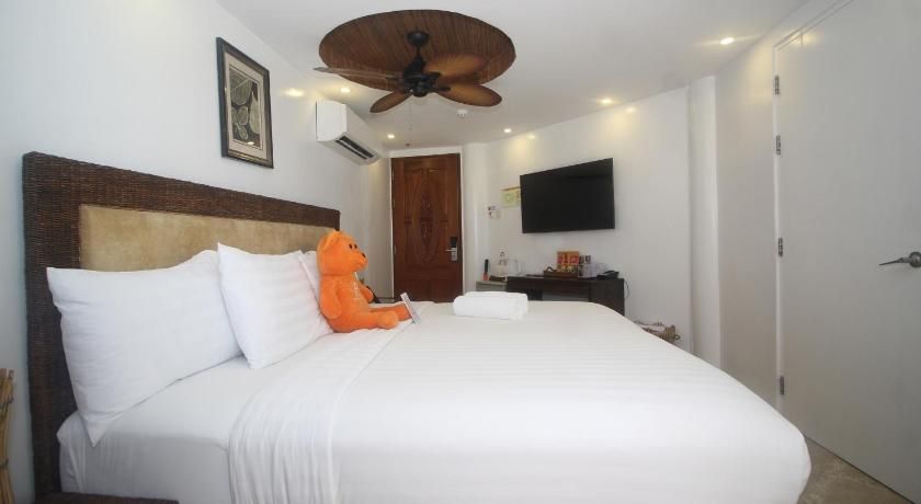 Ambassador In Paradise Resort Deluxe Beach Front View 4